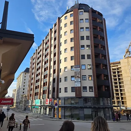 Hill Isidorovic Apartament